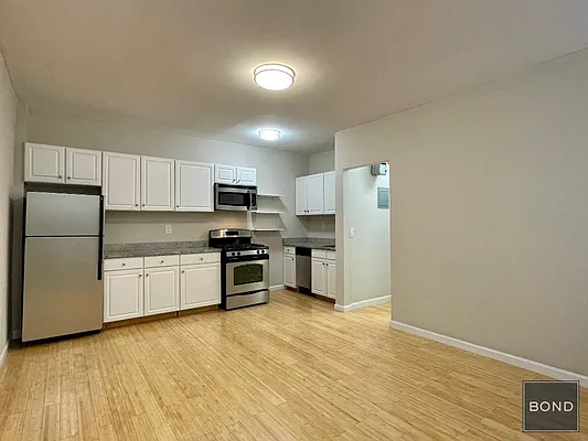 Rented by Bond New York | media 7