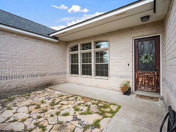 5th image of 304 Rolling Ridge Dr