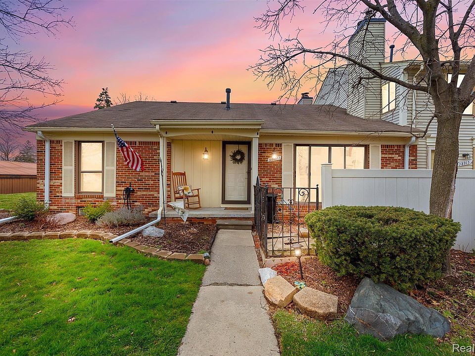 1st image of 38911 Golfview Dr E