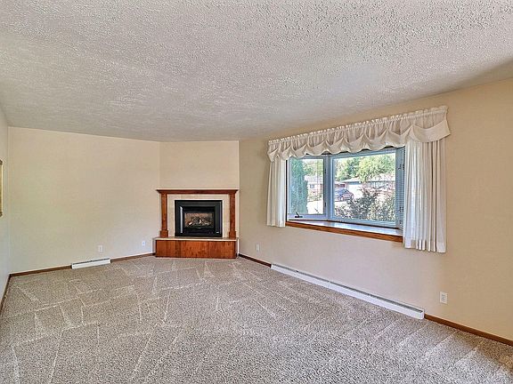 3rd image of 2602 16th Ave
