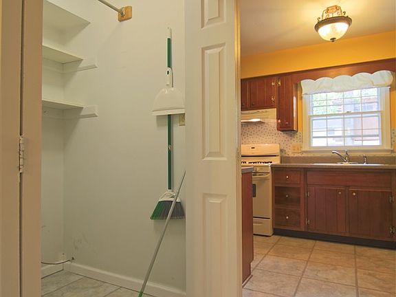 5th image of 6605 Monarch Dr