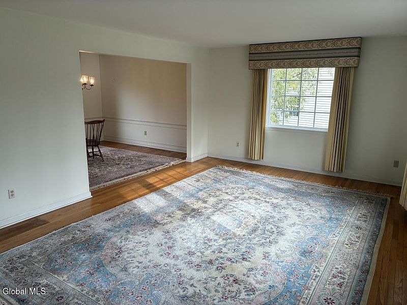 5th image of 2135 Morrow Avenue