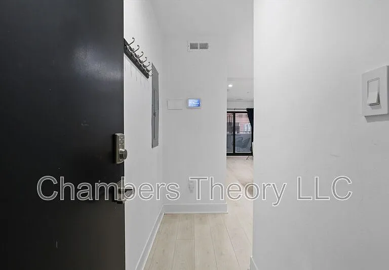 4 R St NW #5 — Photo 22