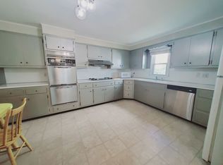 34 Clifford Ave, Stamford, CT 06905