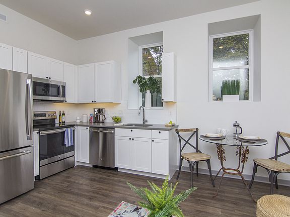 2nd image of 3460 Midvale Ave #2208052