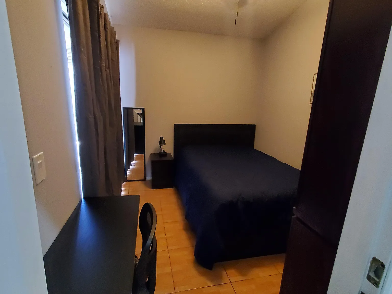 4 bed, 2.0 bath, 1300 sqft, $819 — Photo 2