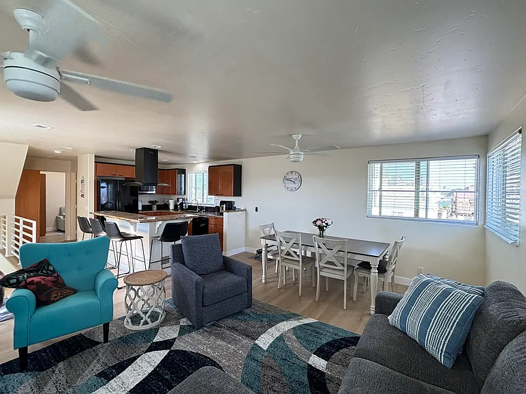 819 Avalon Ct #B — Photo 14