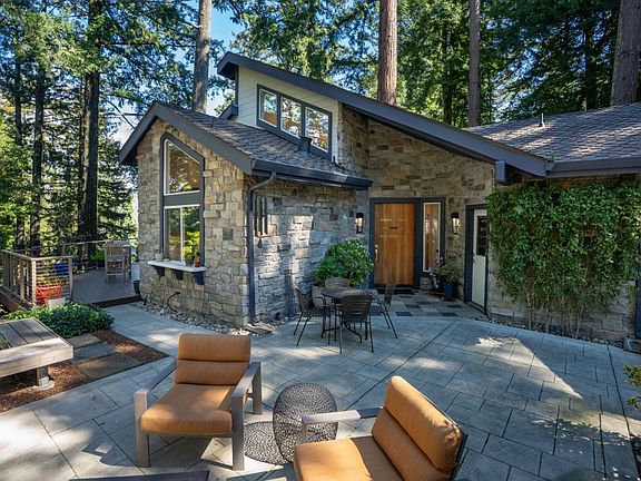 5th image of 22575 Summit Rd