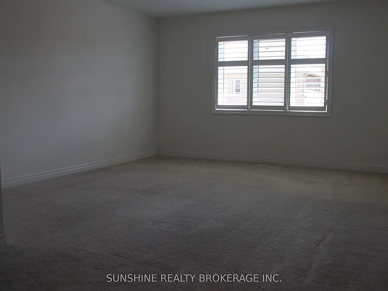 27 Foxberry Rd — Photo 8