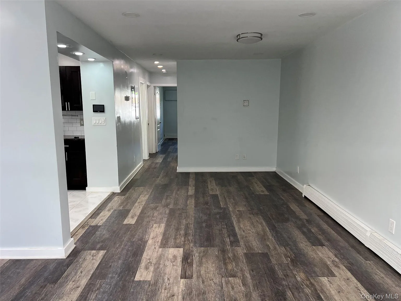 3 bed, 1.0 bath, 1978 sqft, $3,300 — Photo 3