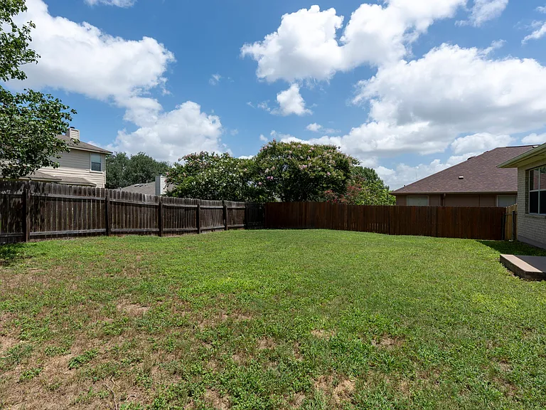 144 Oxford Dr — Photo 19