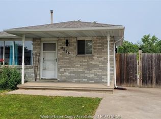 2896 Robillard Cres, Windsor, ON N8W 5L2