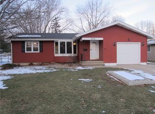 2214 Evergreen St NE, Cedar Rapids, IA 52402