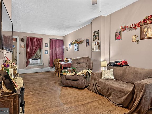 5th image of 1296 W Princess St