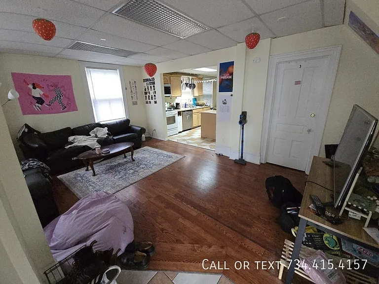 609 E Ann St — Photo 17