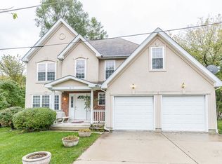 1015 Sheridan Dr, Wauconda, IL