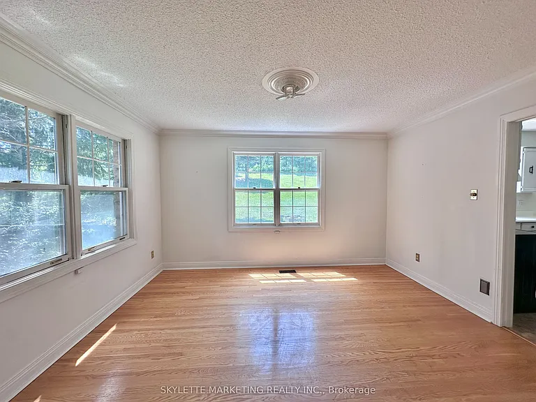8 Blue Grass Dr — Photo 15