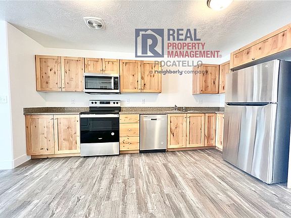 4th image of 251 W Linden Ave #108
