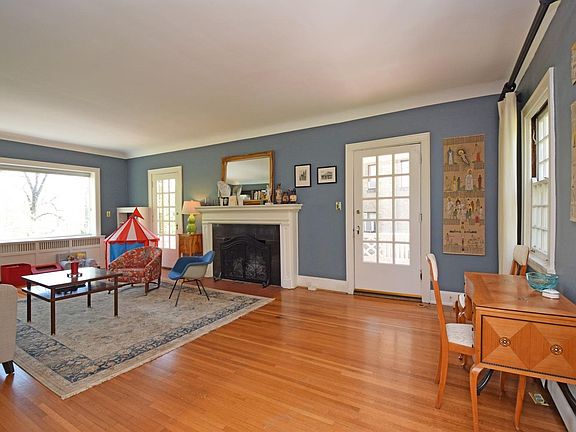 4th image of 124 Glenmary Ave