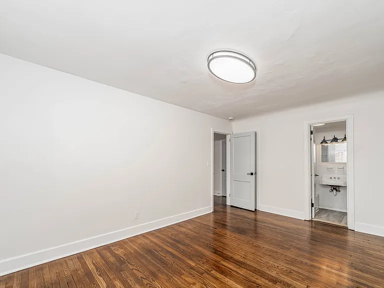 9610 Sherwood Pl — Photo 17