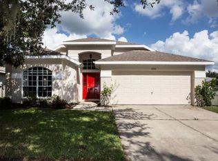 5722 Hawklake Rd, Lithia, FL 33547