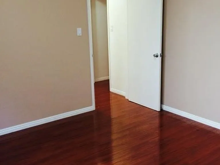 930 E 1st St #16 — Photo 31