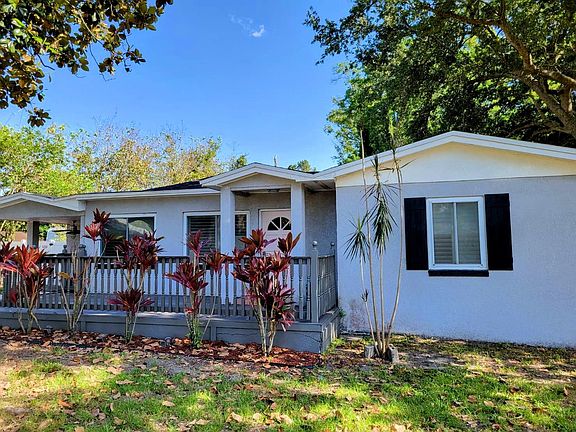 3rd image of 1002 Naples Dr