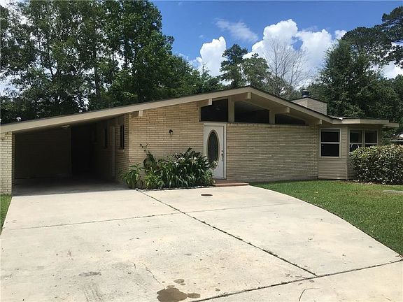 3rd image of 113 Oak Park Dr