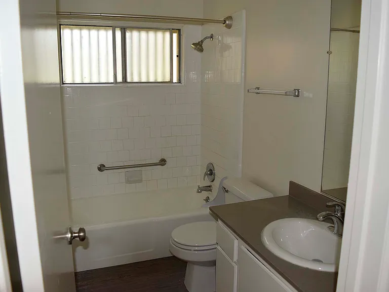 Ojai Gardens Apartments (Resort Apartments L.L.C.) — Photo 45
