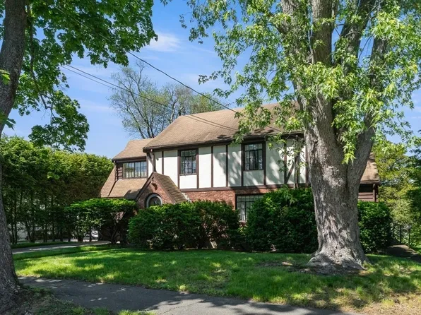 21 Whittlesey Rd, Newton, MA 02459