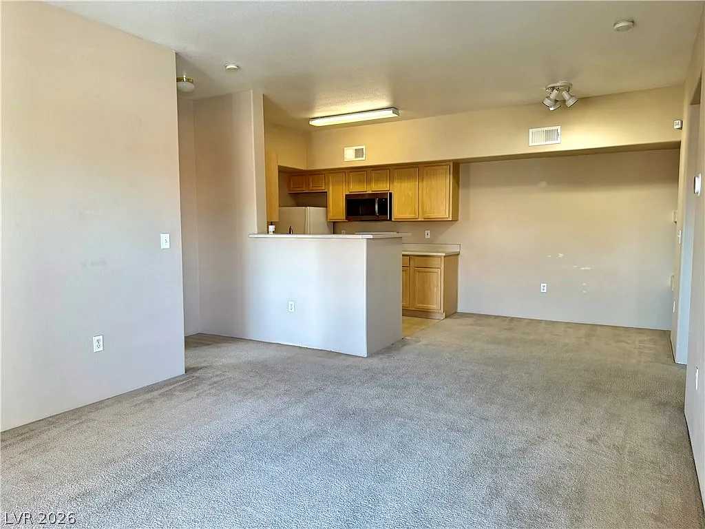 2 bed, 2.0 bath, 940 sqft, $1,495 — Photo 3