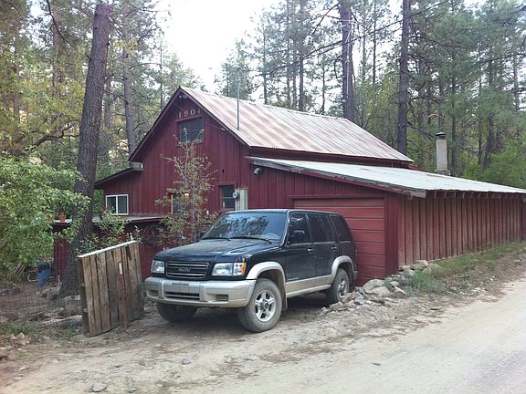 Garage 1904 House
