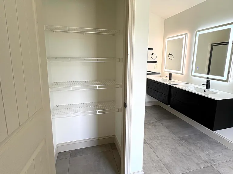 1244 Saint James Pl — Photo 36