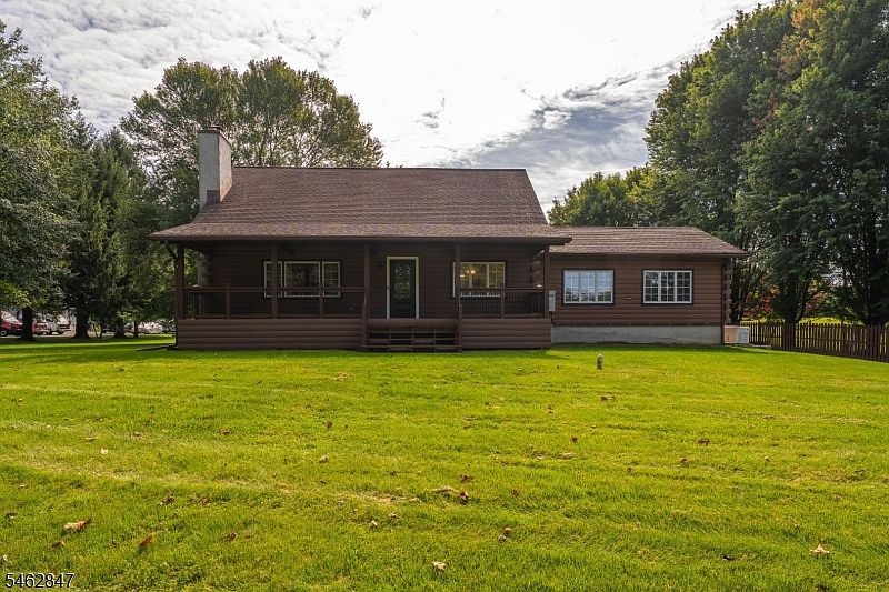 1st image of 912 Potters Rd