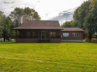 912 Potters Rd, Newton, NJ 07860