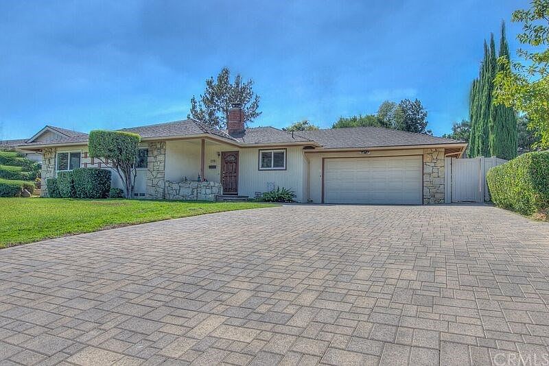 1st image of 2809 Live Oak Ave