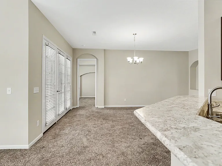 800 Redwood Ln — Photo 24