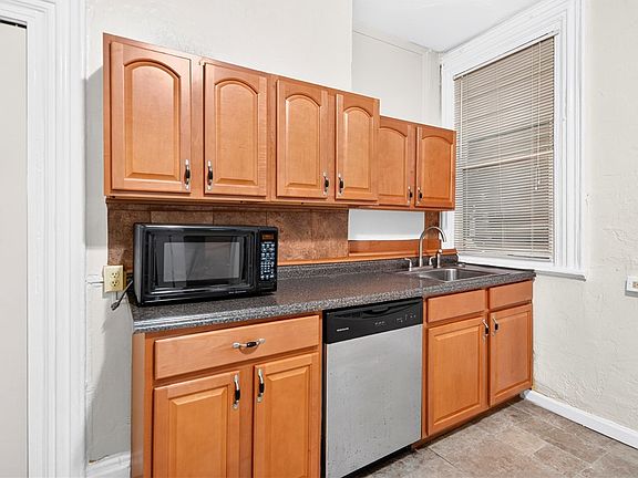4th image of 2719 Larkins Way