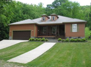 352 Nelms Dr, Robbinsville, NC 28771