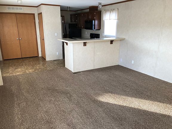 3rd image of 905 N Ponderosa Dr