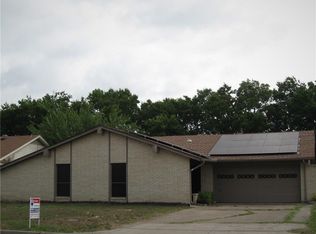 406 Town North Dr, Terrell, TX 75160