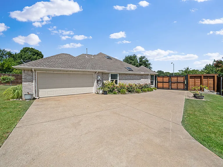 6402 Bluebonnet Dr — Photo 21