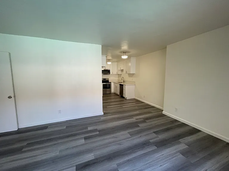 6535 Fulton Ave — Photo 13