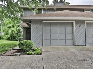 416 NW Nottingham Ln, Blue Springs, MO 64014