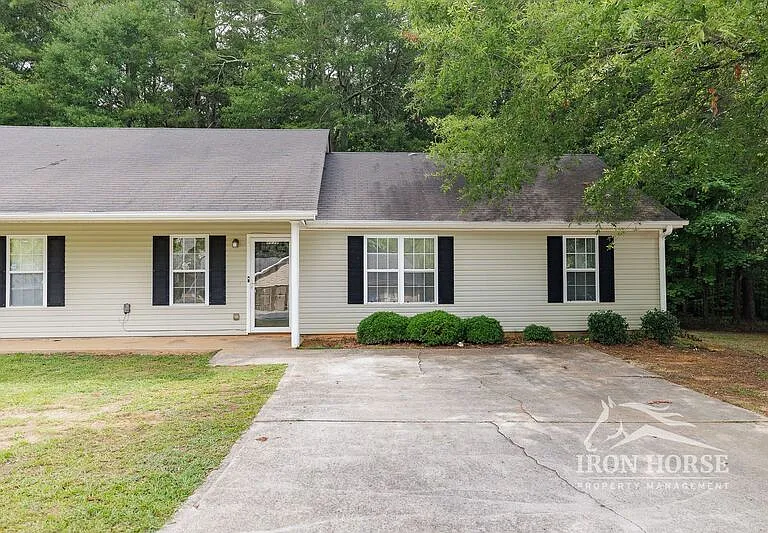 605 Baron Dr #B — Photo 1