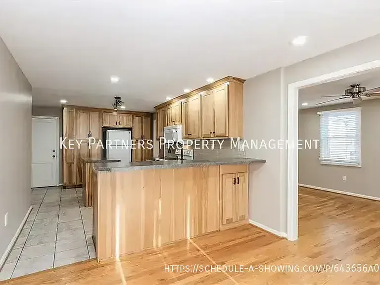 4931 W 72nd Ter — Photo 5