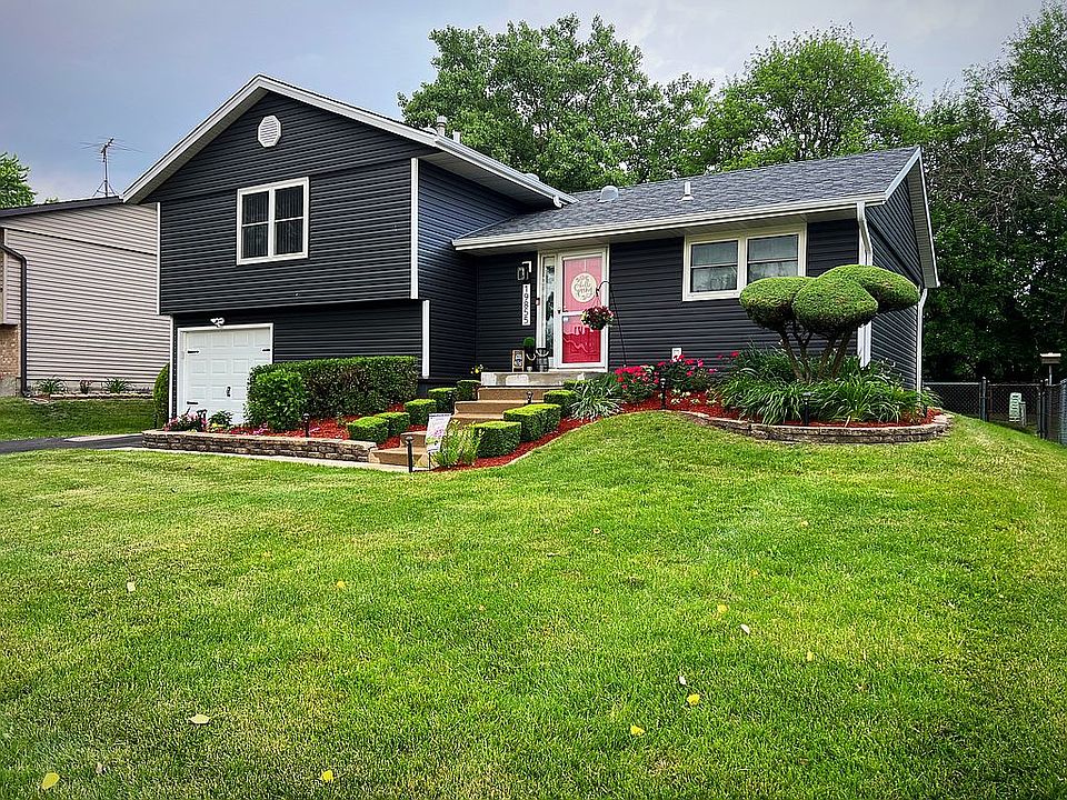 1st image of 19855 S Farmington Ln