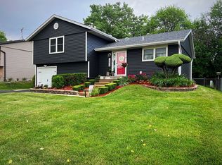 19855 S Farmington Ln, Frankfort, IL 60423