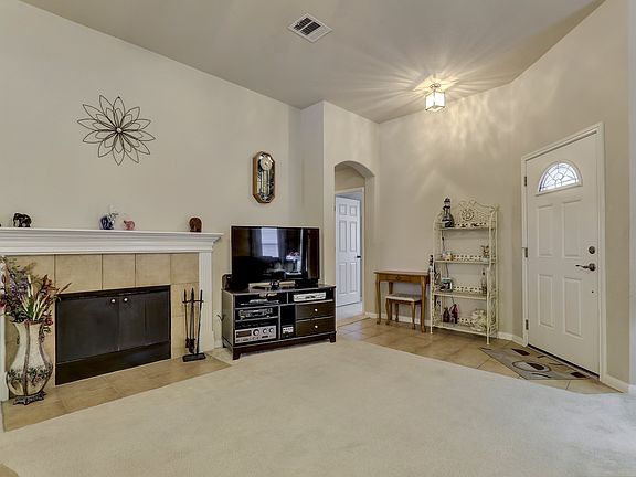 3rd image of 303 Gainer Dr