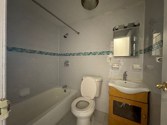 5th image of 171 Stanhope St #3B